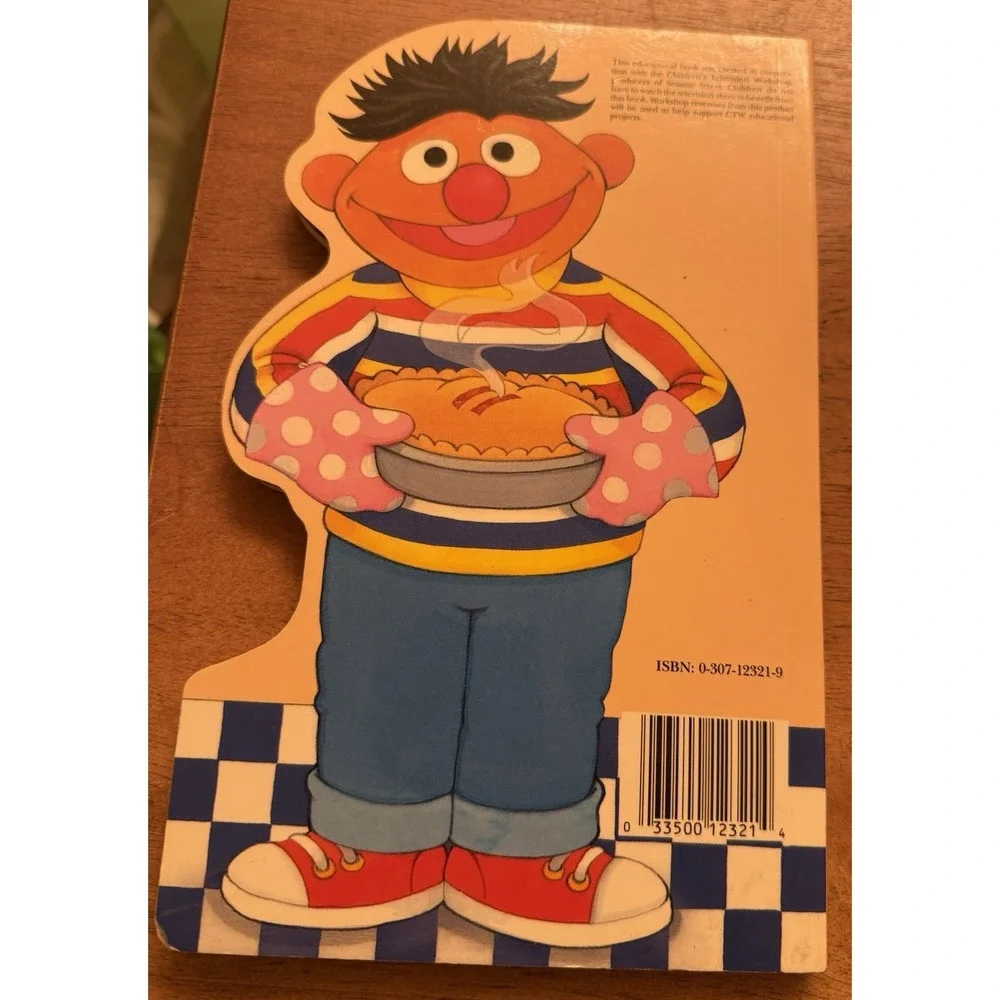 Vintage 1990‎ Ernie Follows His Nose Board Book Sesame Street  F11